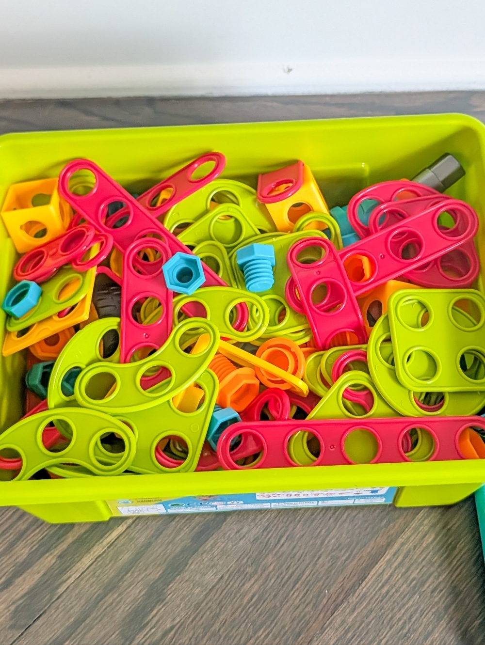 STEM Puzzle Creative Building Set with Storage Container - Picture 4 of 11